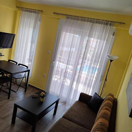 Poolview Apartment Ofrínion Exterior foto