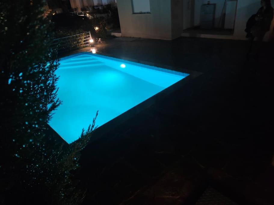 Poolview Apartment Ofrínion Exterior foto